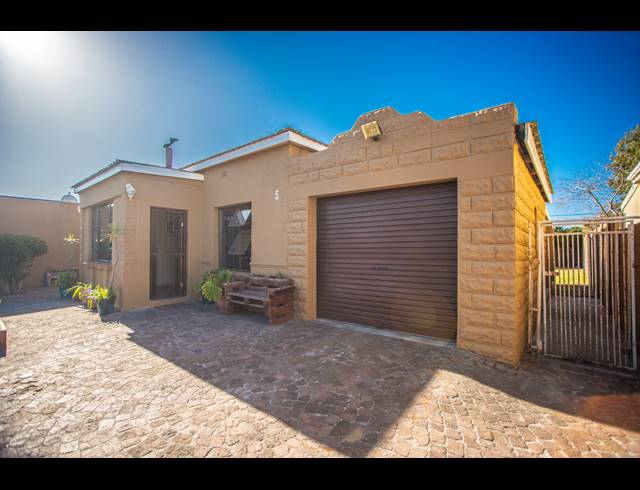 3 BEDROOM FREEHOLD SOLD IN PAROW VALLEY
